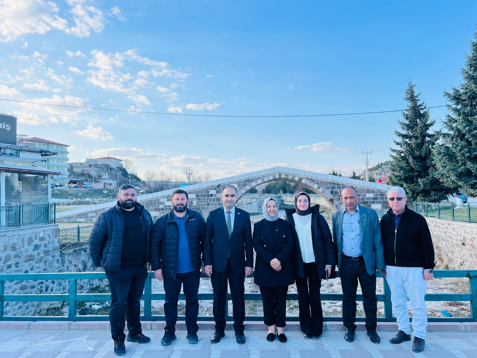 AK Parti Afyonkarahisar Milletvekili Dr. Hasan Arslan, İscehisar’da esnaf ziyareti