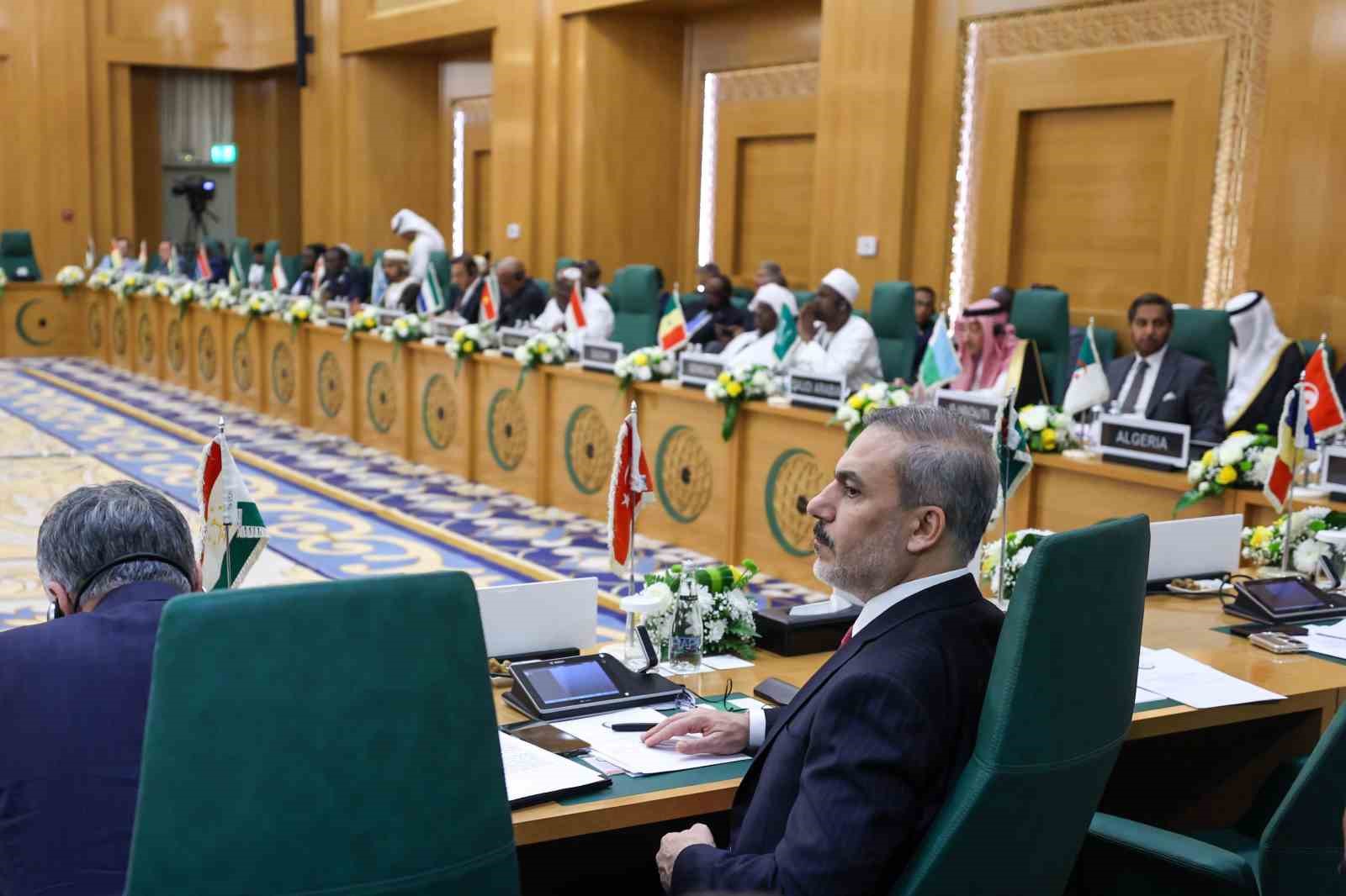 İslam İşbirliği Teşkilatı ve Arap Ligi Olağanüstü Ortak Zirvesi Dışişleri