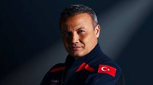 Afyon Kocatepe Üniversitesi (AKÜ) Rektörü Prof. Dr. Mehmet Karakaş, öğrenci