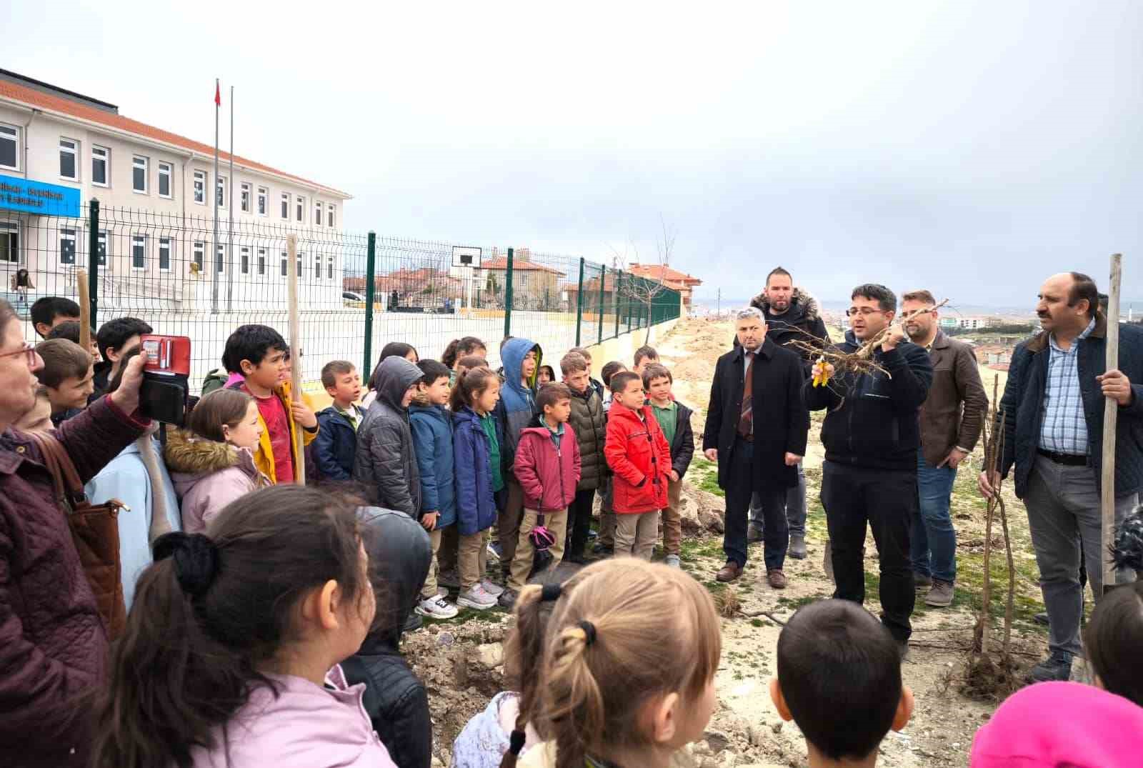 Afyonkarahisar İl Tarım ve Orman Müdürlüğü İscehisar ilçe Müdürlüğü ekipleri
