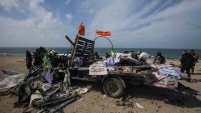 İSRAİL, İNSANİ YARDIM TAŞIYAN KAMYONU VURDU: 9 ÖLÜ