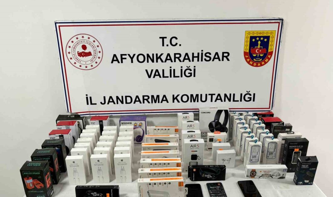 Afyonakrahisar’ın Çayırbağ ilçesinde şüpheli bir şahsın kaçak cep telefonu ve