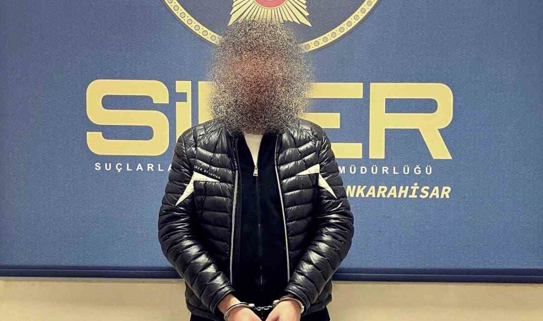 Afyonkarahisar’da üniversite öğrencisi arkadaşının cep telefonundaki mobil uygulamayı kullanarak kredi