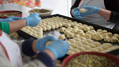 Mersin’in coğrafi işaret tescilli lezzeti kerebiç, ramazan sofralarını tatlandırmasının yanı