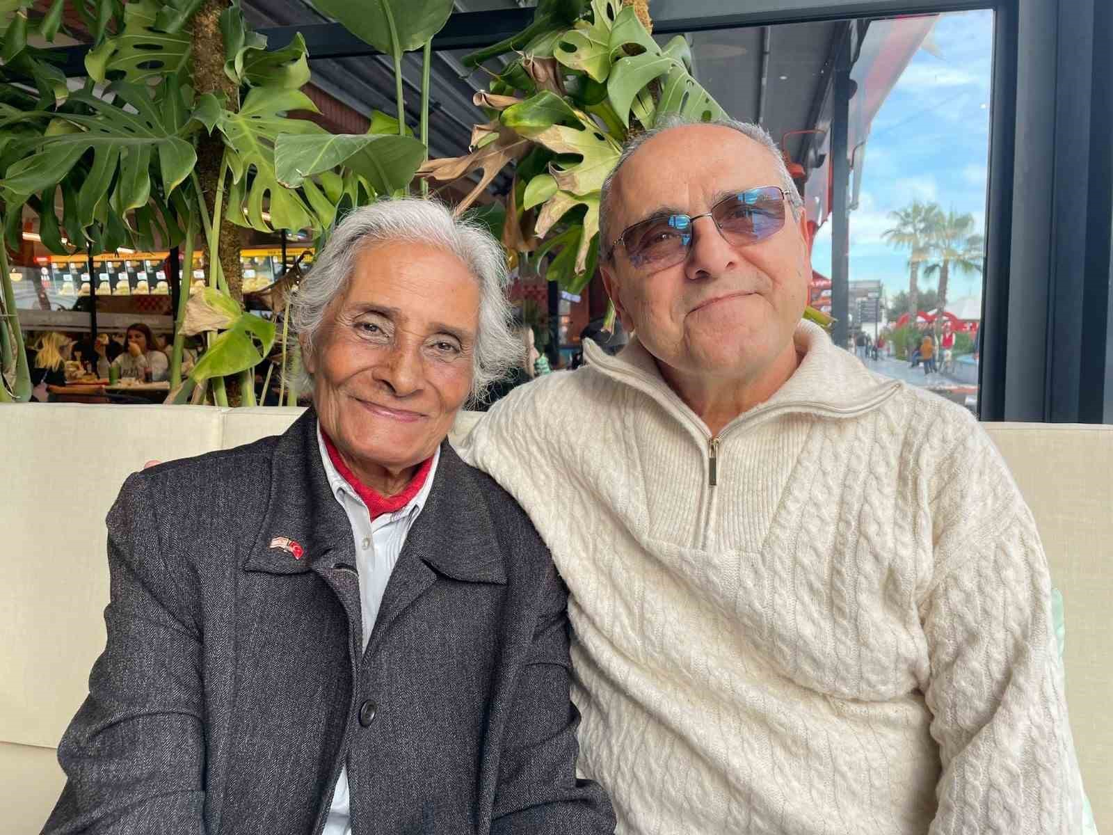 Kuzey Kıbrıs Türk Cumhuriyeti’nin yaşayan kahramanı Dr. Ayten Berkalp, yaşamını