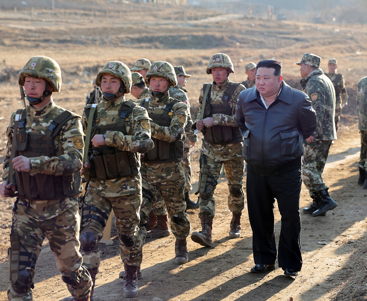 Kuzey Kore Lideri Kim Jong-un, ülkenin batısındaki askeri üsse ziyareti
