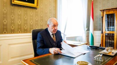 Macaristan Cumhurbaşkanı Tamas Sulyok, İsveç’in NATO’ya katılımına ilişkin kararı imzaladı.