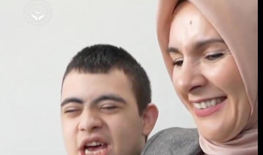 Aile ve Sosyal Hizmetler Bakanı Göktaş, down sendromlu çocukları bulunan