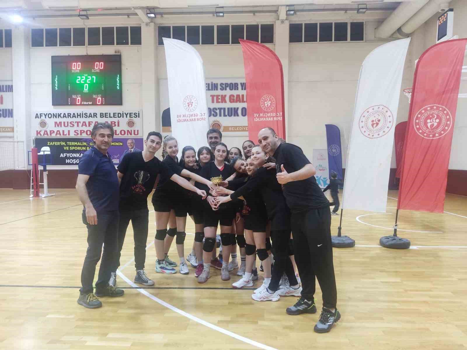 AFYONKARAHİSAR'DA DÜZENLENEN MİDİ KIZ VOLEYBOL İL MÜSABAKALARI, MUSTAFA ABİ SPOR