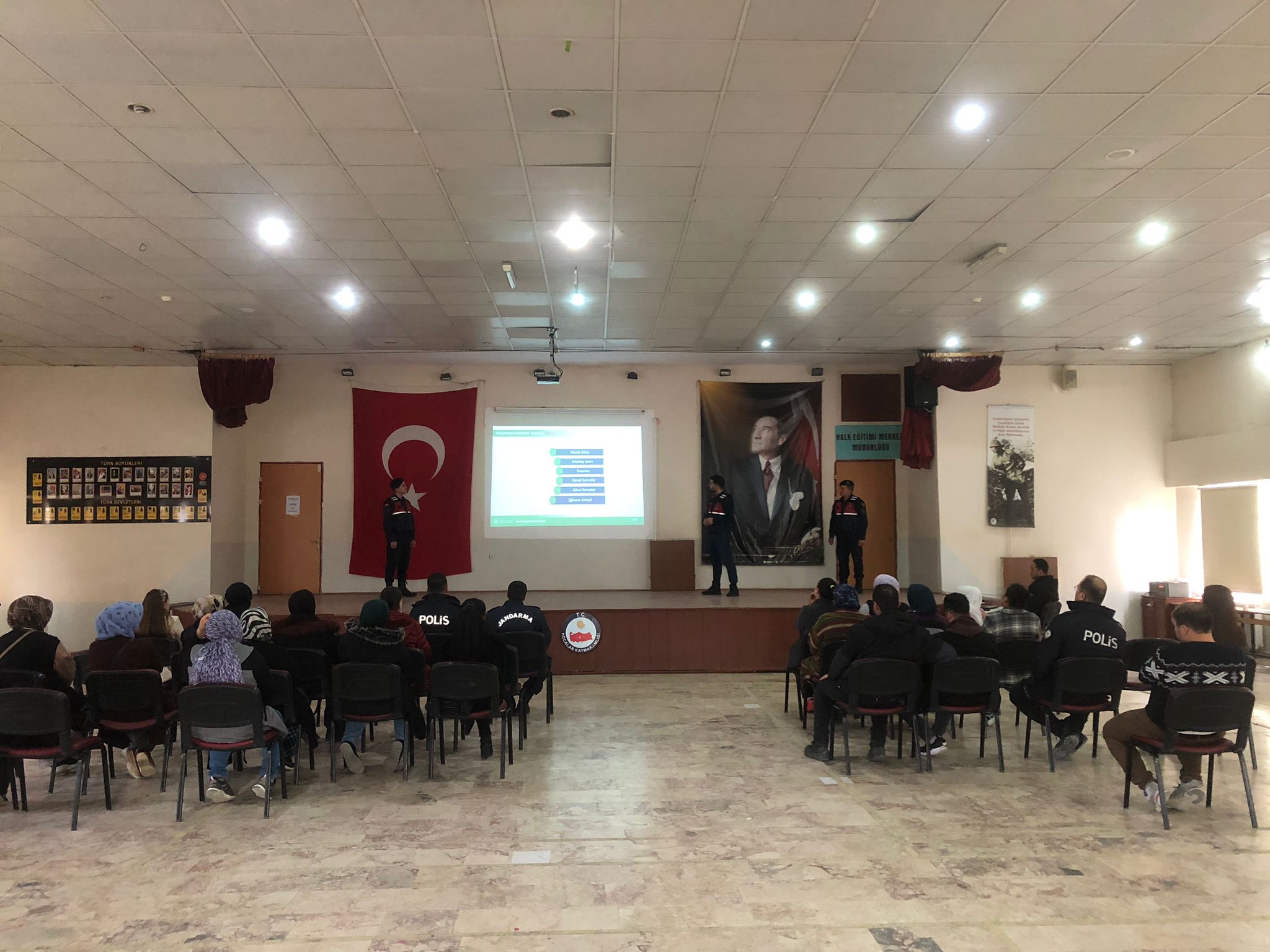 Afyonkarahisar İl Jandarma Komutanlığı ekipleri, Hocalar ilçesinde En İyi Narkotik