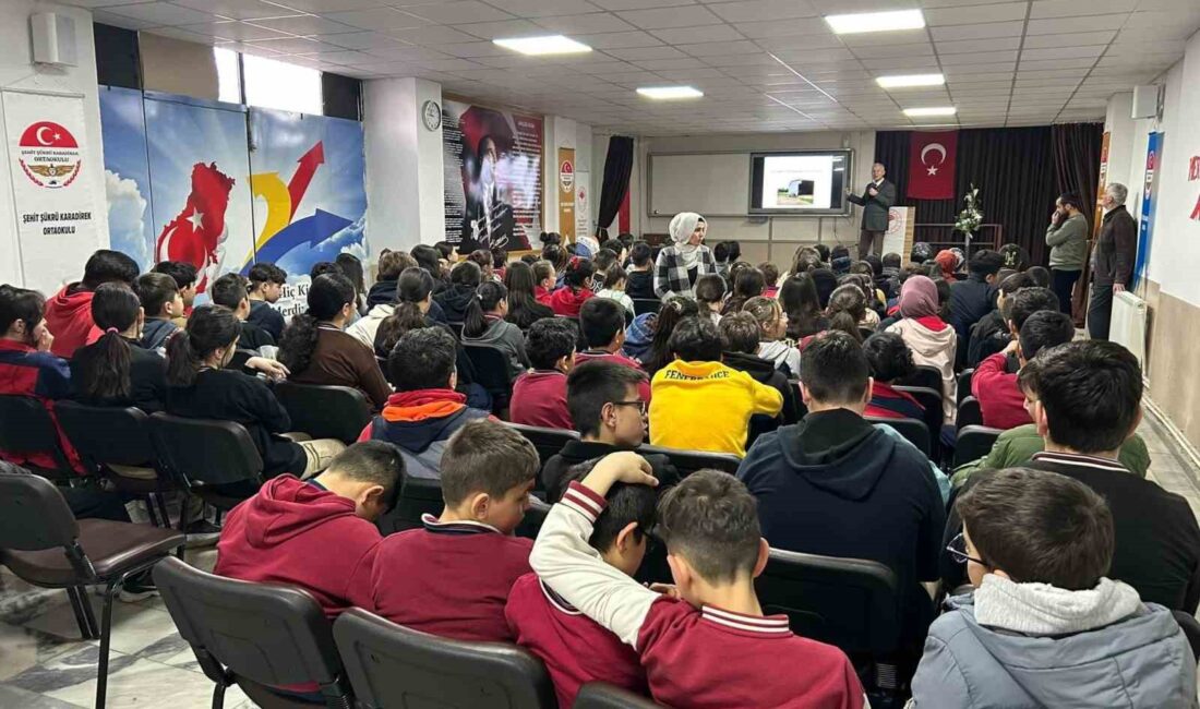 Afyonkarahisar’da 22 Mart Dünya Su Günü’nü kutlamak amacıyla öğrencilerle birlikte