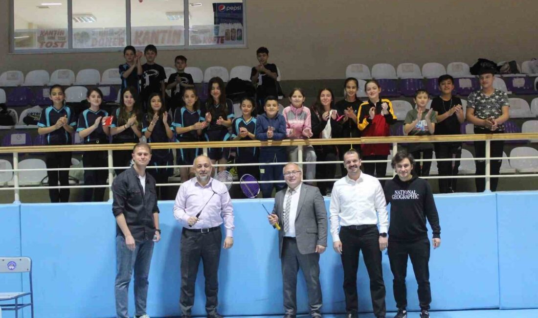 Afyonkarahisar’da Okul Sporları faaliyet programında yer alan Badminton müsabakaları, Çiğiltepe