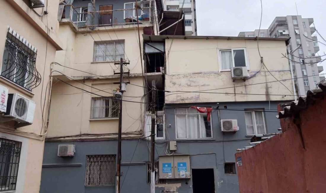 SELAHATTİN AYAN'IN (34) KALDIĞI EVE, ARKADAŞLARI HIDIR Ü. (27) VE
