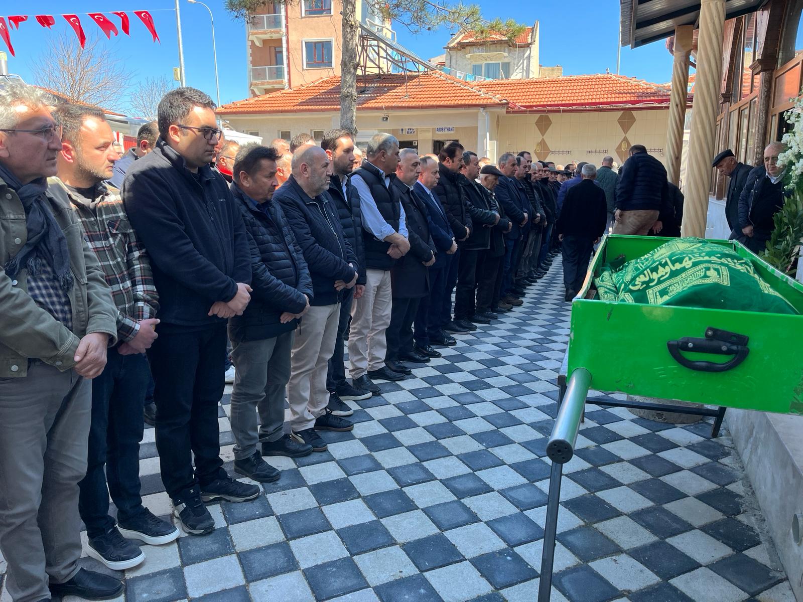 Afyonkarahisar Ticaret ve Sanayi Odası eski Yönetim Kurulu Üyesi, iş