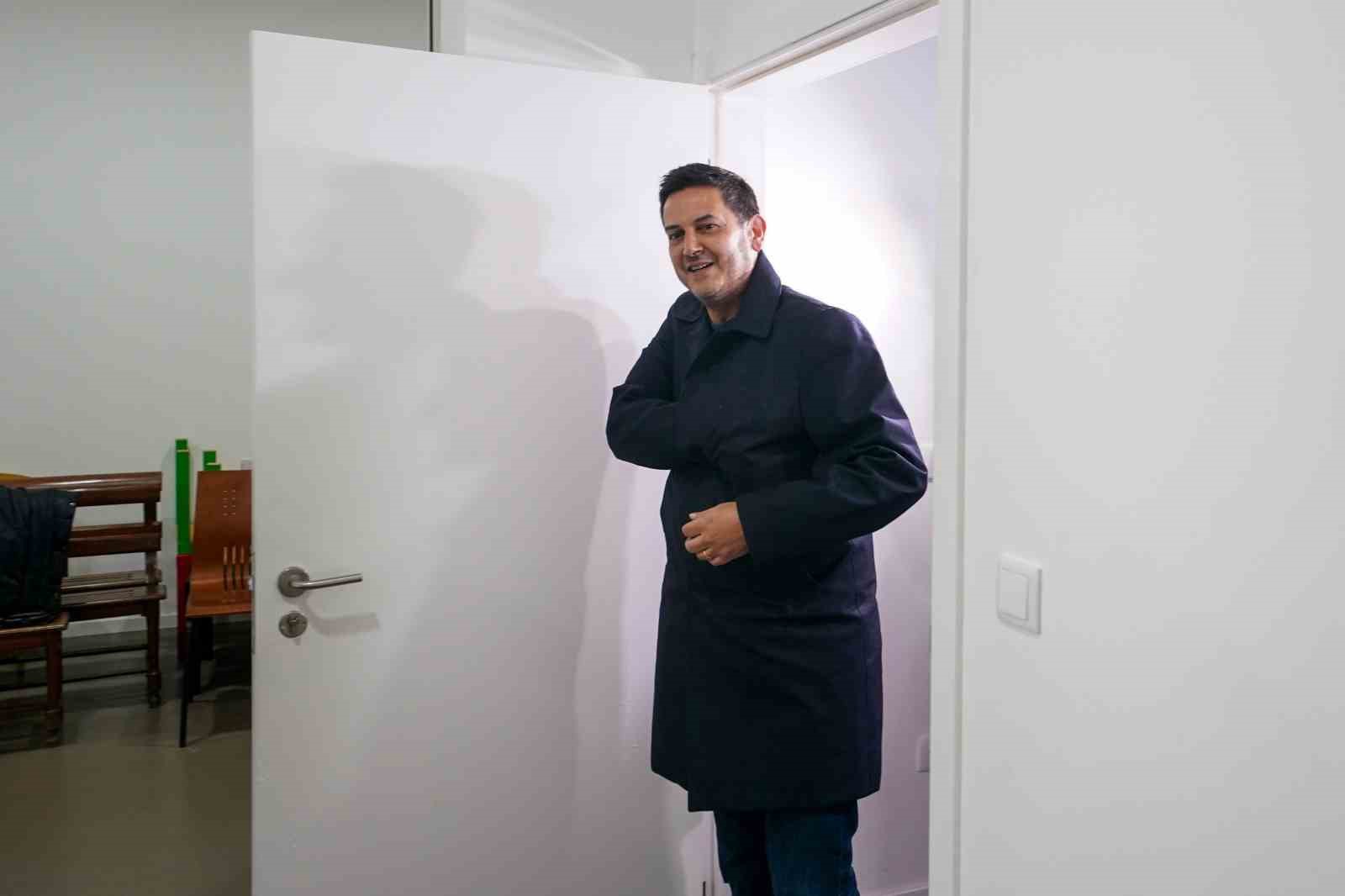 Portekiz’de halk, eski Başbakan Antonio Costa’nın istifa etmesinin ardından bugün