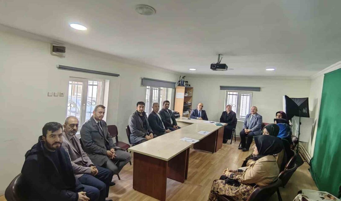 Afyonkarahisar İl Müftüsü Lütfü İmamoğlu müftülükte görevli manevi rehberlerle gerçekleştirdiği