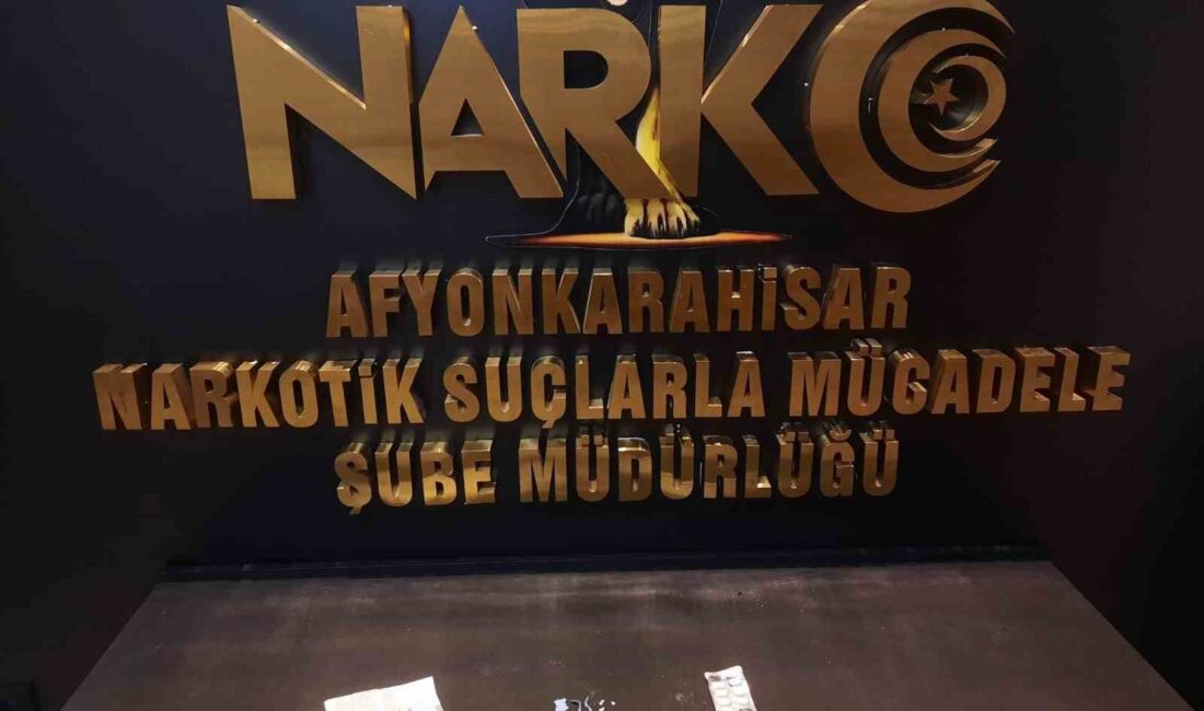 Afyonkarahisar’da polis tarafından sanayi sitesinde bir dükkana yapılan uyuşturucu baskınında