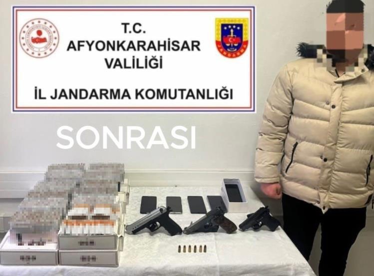 Afyonkarahisar’da sosyal medya üzerinden ruhsatsız tabanca satmak isteyen 2 şahıs
