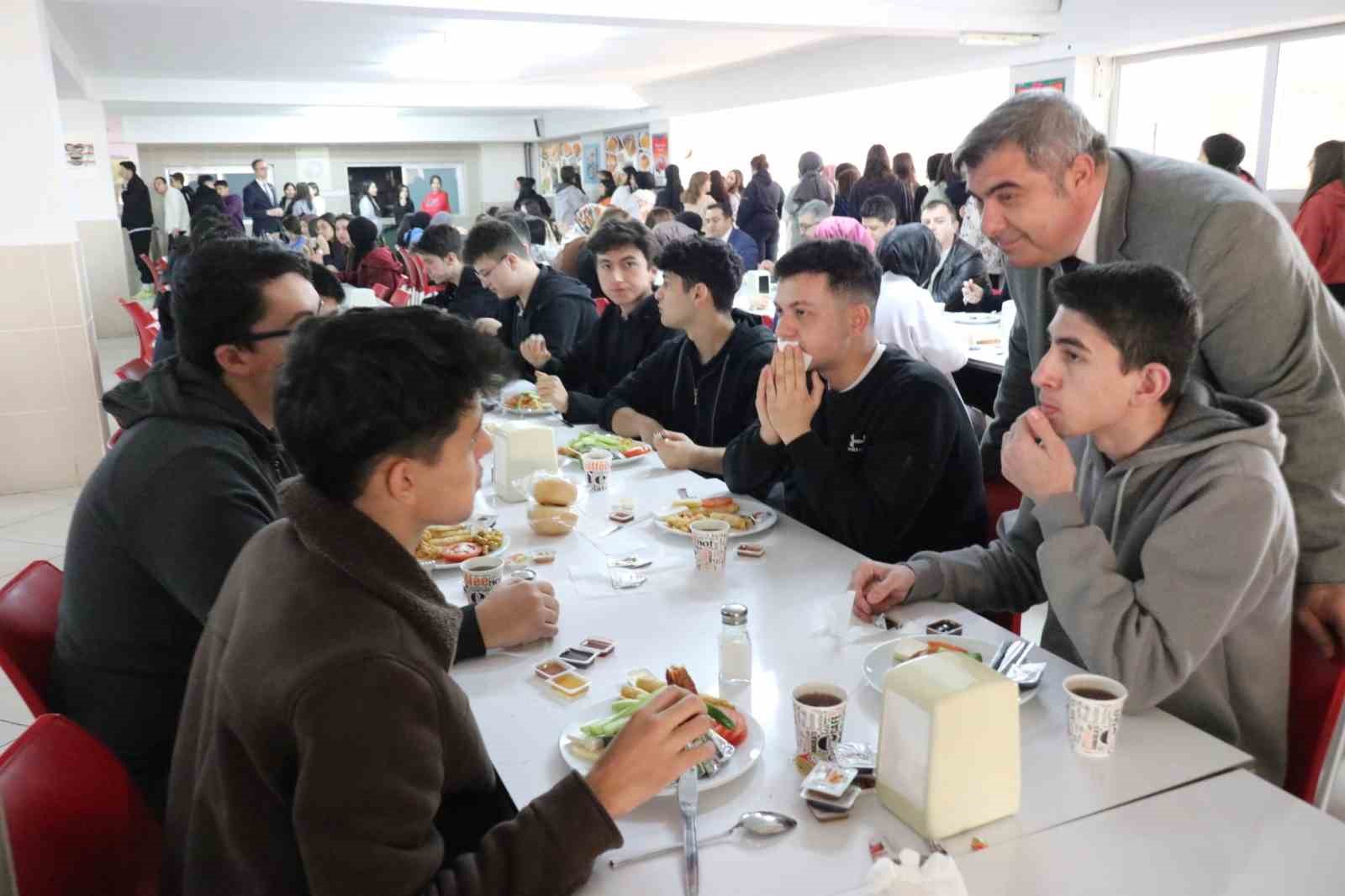 Afyonkarahisar İl Milli Eğitim Müdürü Miraç Sünnetci, Milli Savunma Üniversitesi