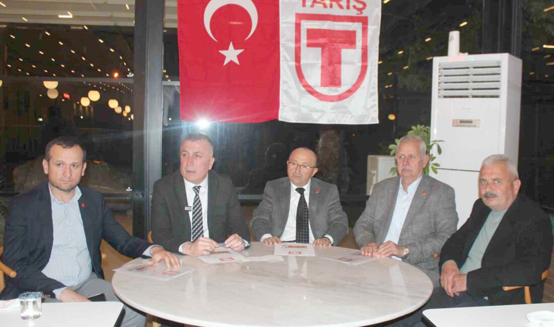 TARİŞ Üzüm Birliği Başkanı Ferhat Şen, düzenlediği iftar yemeğinde basın