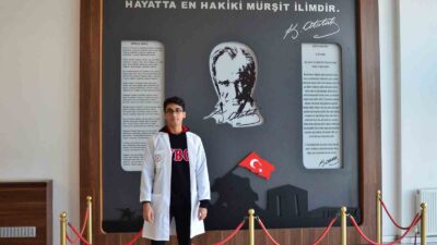 Oolong çayının kanser tedavisinde kullanılabileceğini ortaya koyan 16 yaşındaki lise