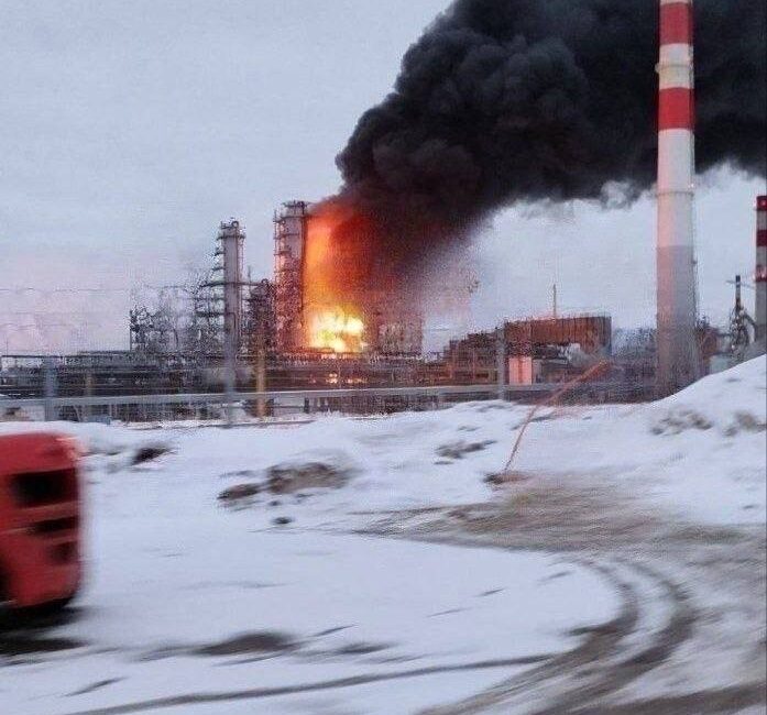 Ukrayna’nın Rusya’ya düzenlediği İHA saldırılarında petrol depolama tesisi ve enerji