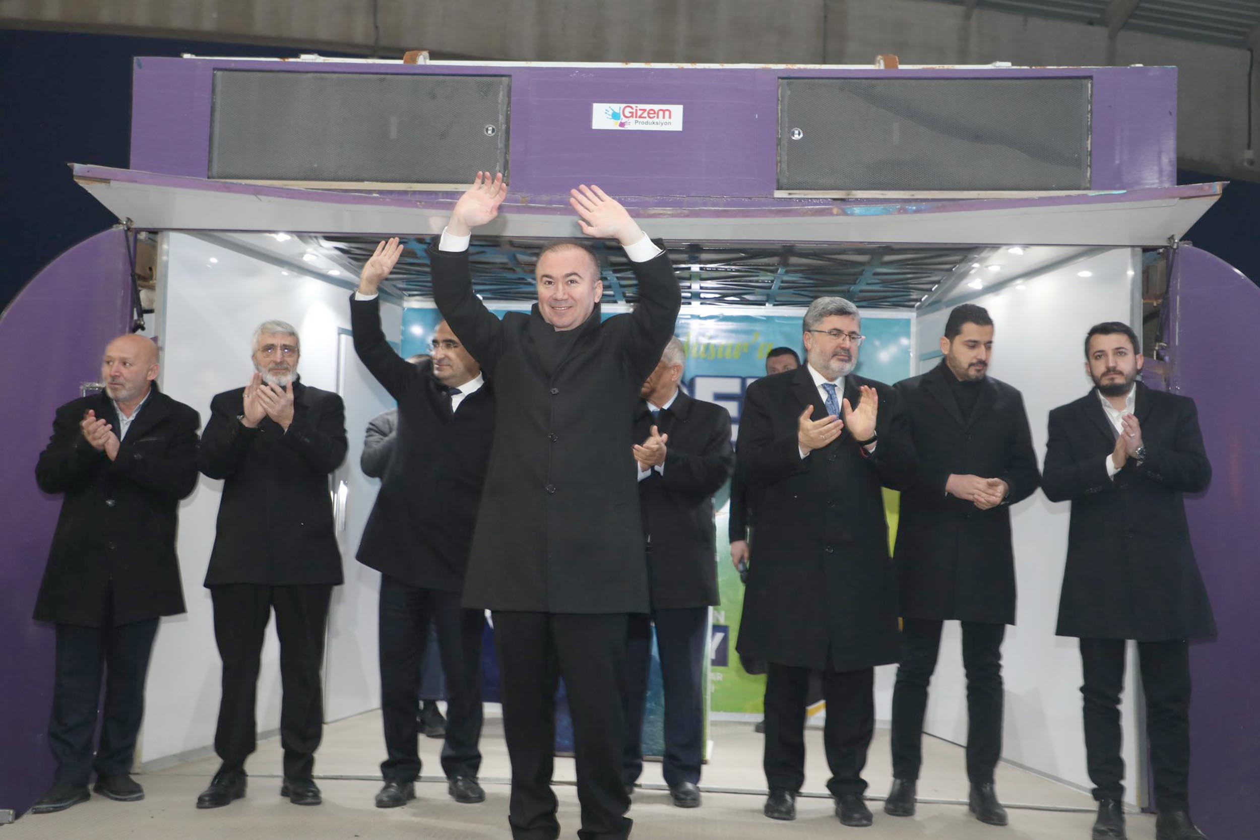 AK Parti Afyonkarahisar Belediye Başkan Adayı Hüseyin Ceylan Uluçay öğrenciler