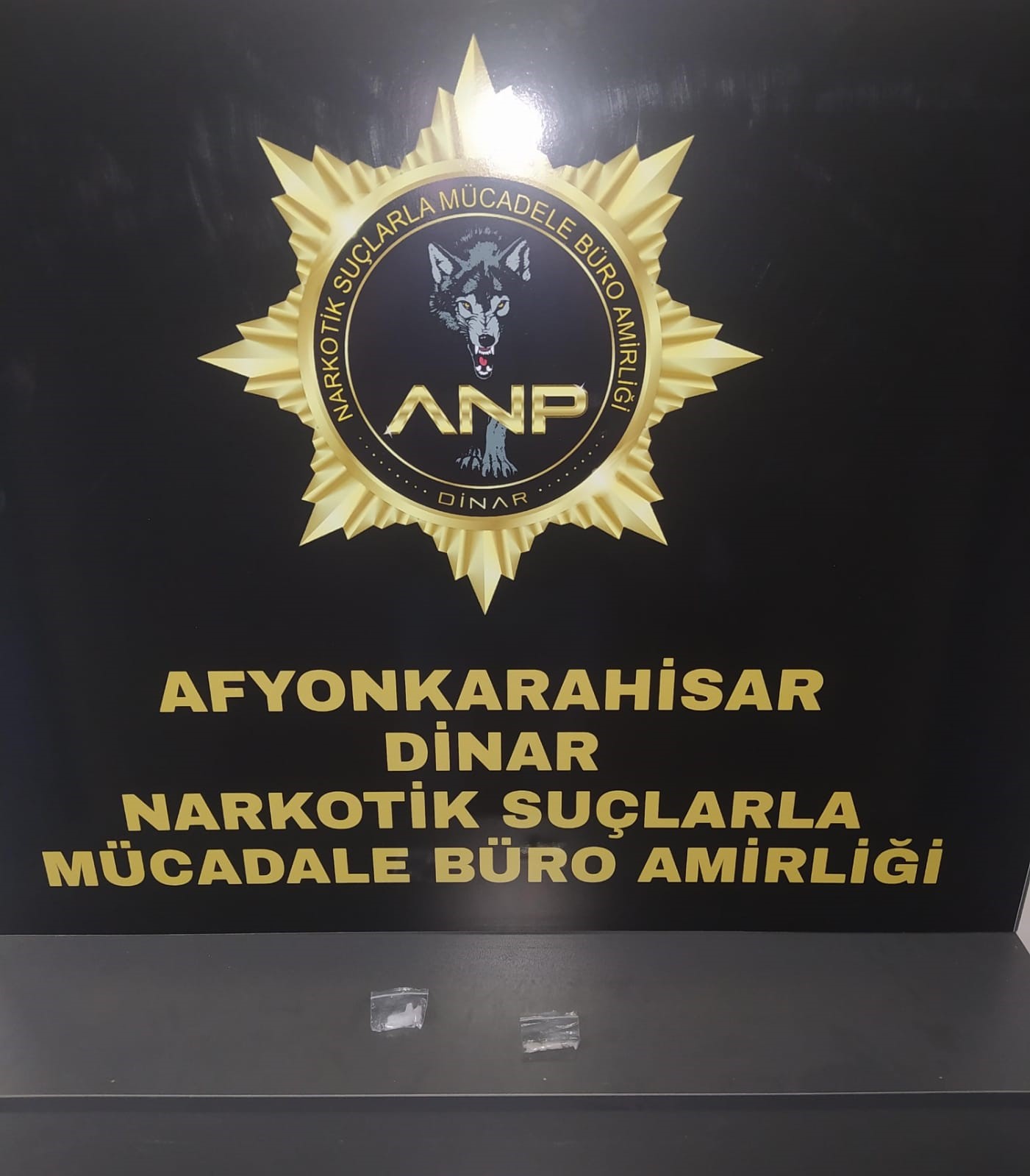 Afyonkarahisar’da polis tarafından durdurulan bir araçta yapılan aramada 2,71 gram