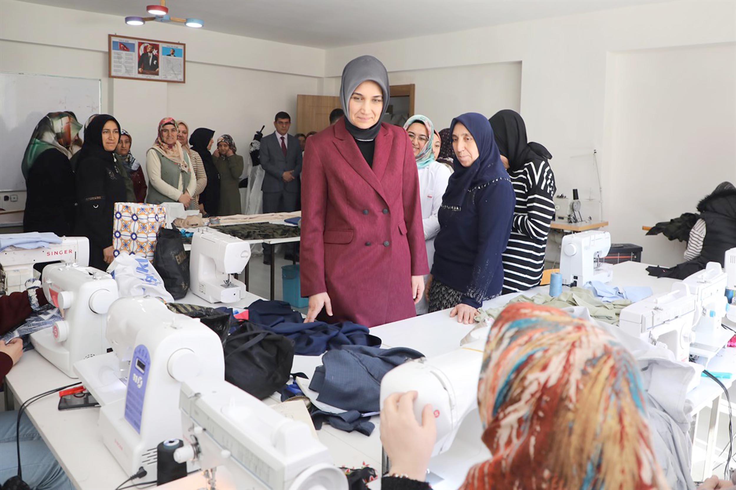 Vali Doç. Dr. Kübra Güran Yiğitbaşı, programları kapsamında Salar beldesinde