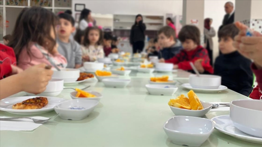 Türkiye Yemek Sanayicileri Dernekleri Federasyonu Başkanı Bozdağ, özel okullarda verilen