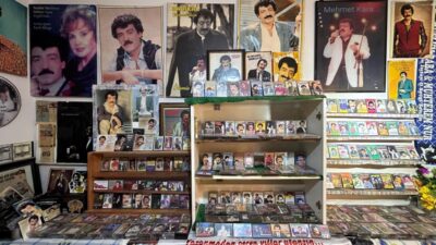 Şarkıcı Mustafa Keser’in Müslüm Gürses ile ilgili söylediği sözlere İzmir’de