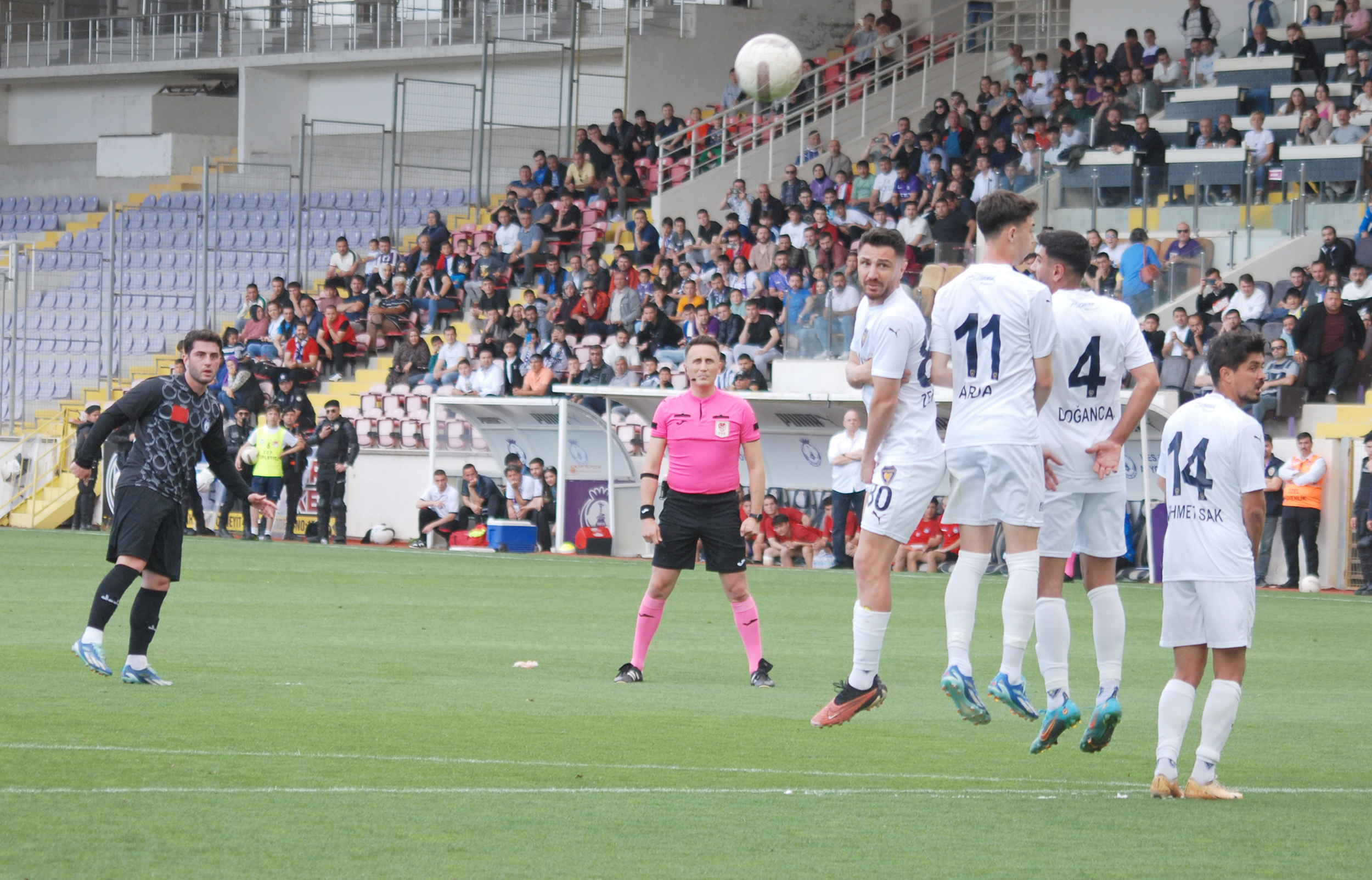 TFF 2.Lig Beyaz Grup’ta ligde kalmayı garantileyen Afyonspor ile Play-off’a