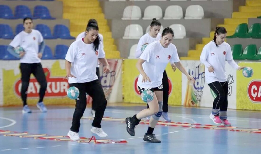 A Milli Kadın Hentbol Takımı Başantrenörü Costica Buceschi, Avrupa Hentbol