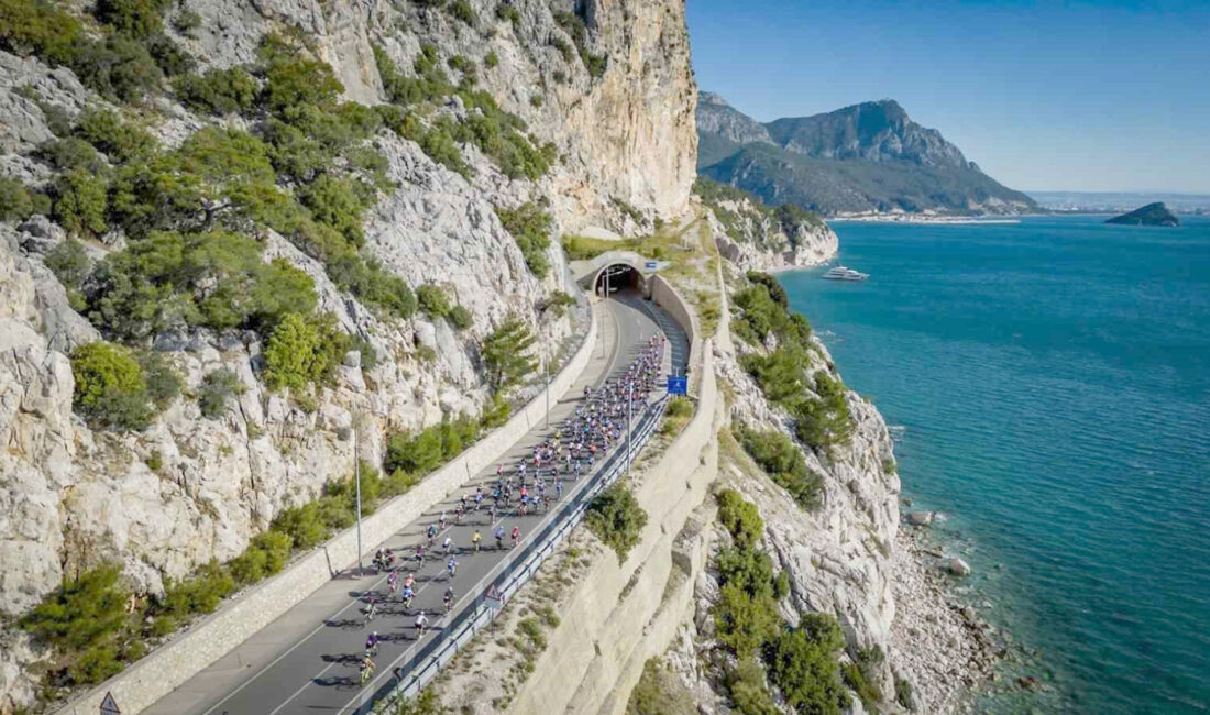 Bisiklet tutkunlarının adresi haline gelen AKRA Gran Fondo Antalya powered