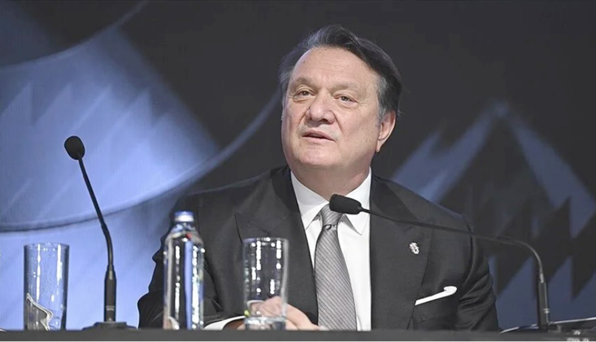 Beşiktaş Kulübü Asbaşkanı Mete Vardar tarafından Civarda Kuruçeşme’de başkan Hasan
