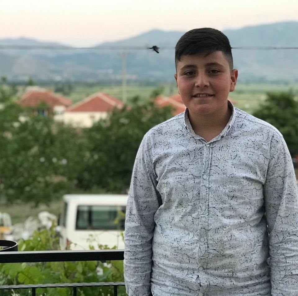Afyonkarahisar’da yaşanan trafik kazasında 15 yaşındaki çocuk kullandığı motosiklette hayatını