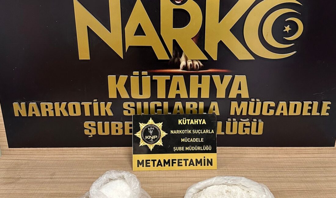 Kütahya’da, seyahat ettikleri yolcu otobüsünde 2 kilo 82 gram sentetik