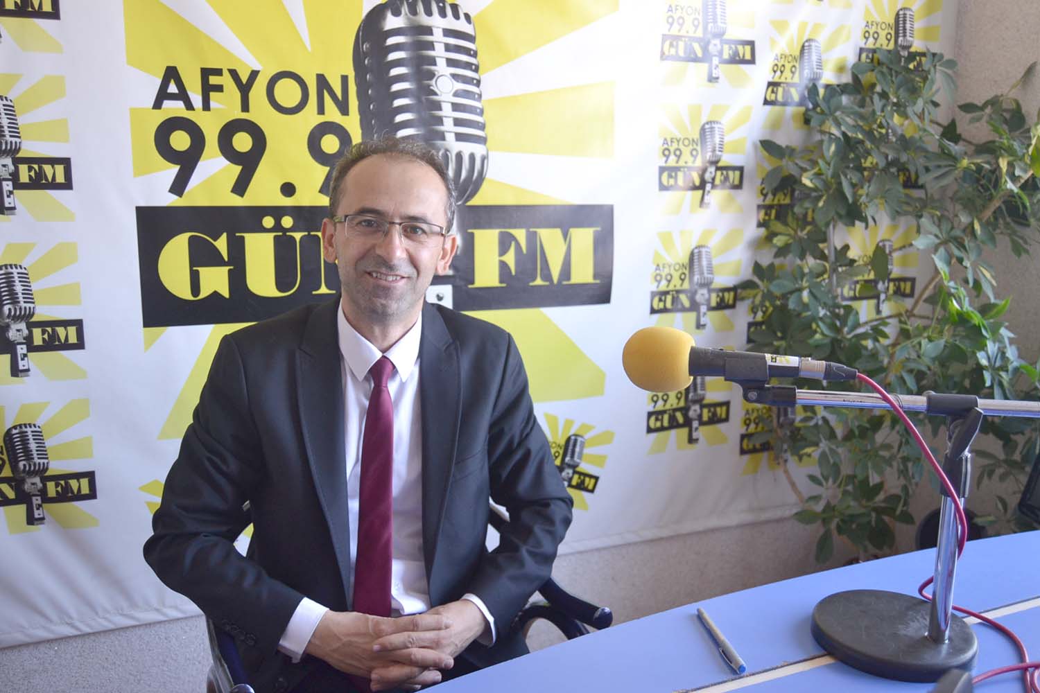 Afyon Kocatepe Üniversitesi (AKÜ) ve Gün FM işbirliğinde süren Kampüs