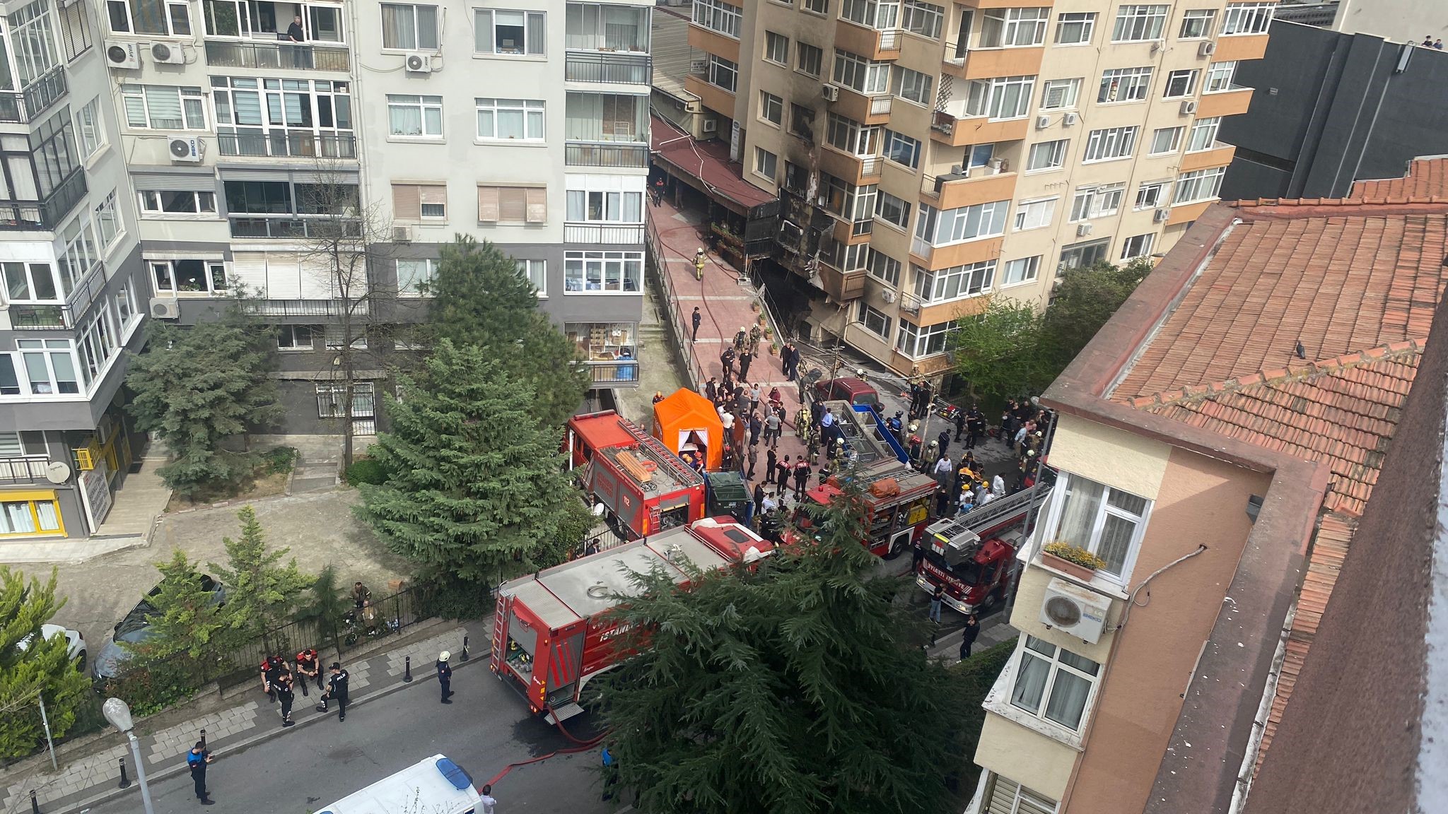 İstanbul Valiliği’nin Beşiktaş’taki gece kulübündeki yangına ilişkin yaptığı açıklamada, “Yangın, itfaiyenin