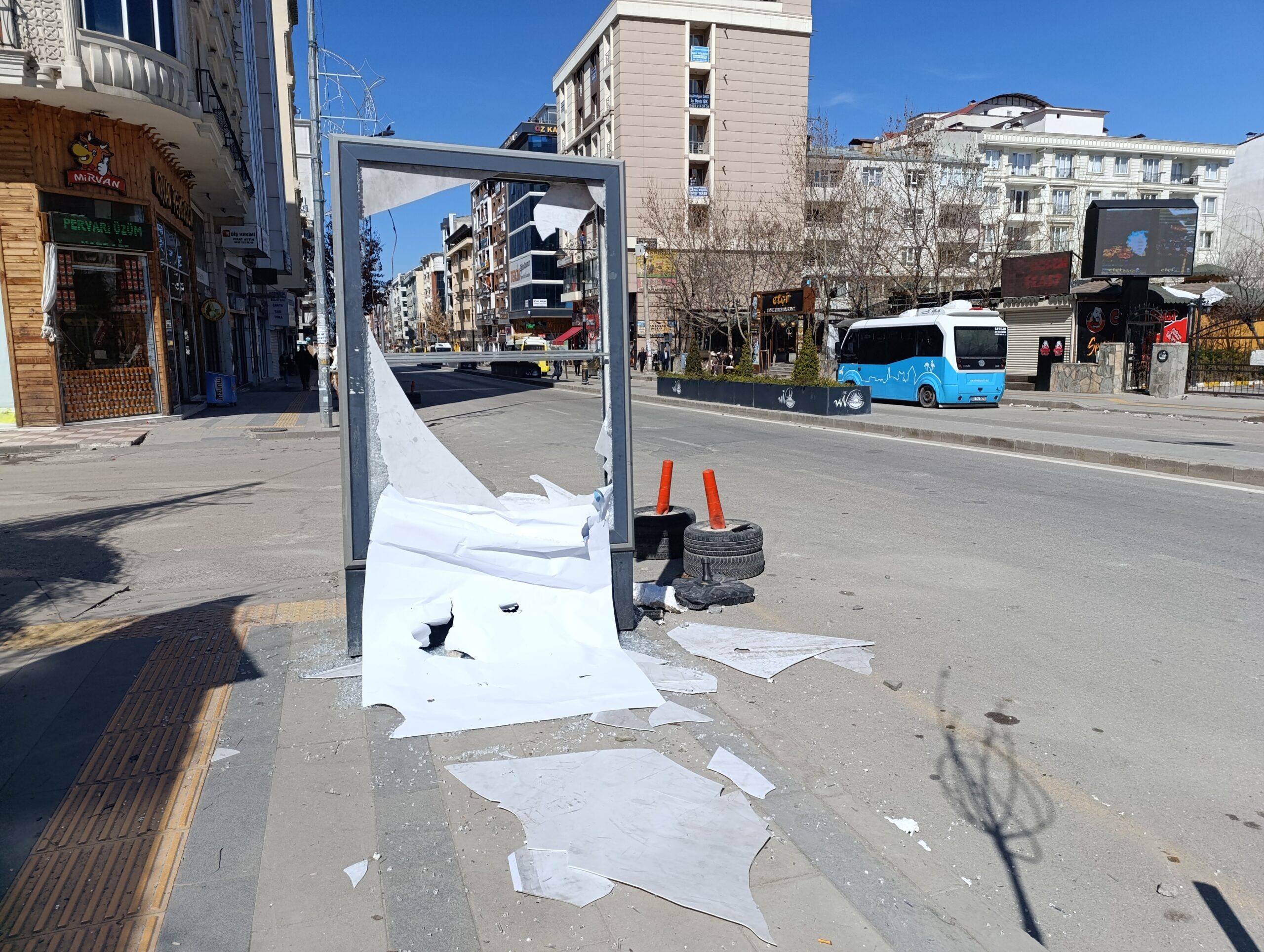 DEM Parti Van Büyükşehir Belediye Başkan Adayı Abdullah Zeydan’ın memnu