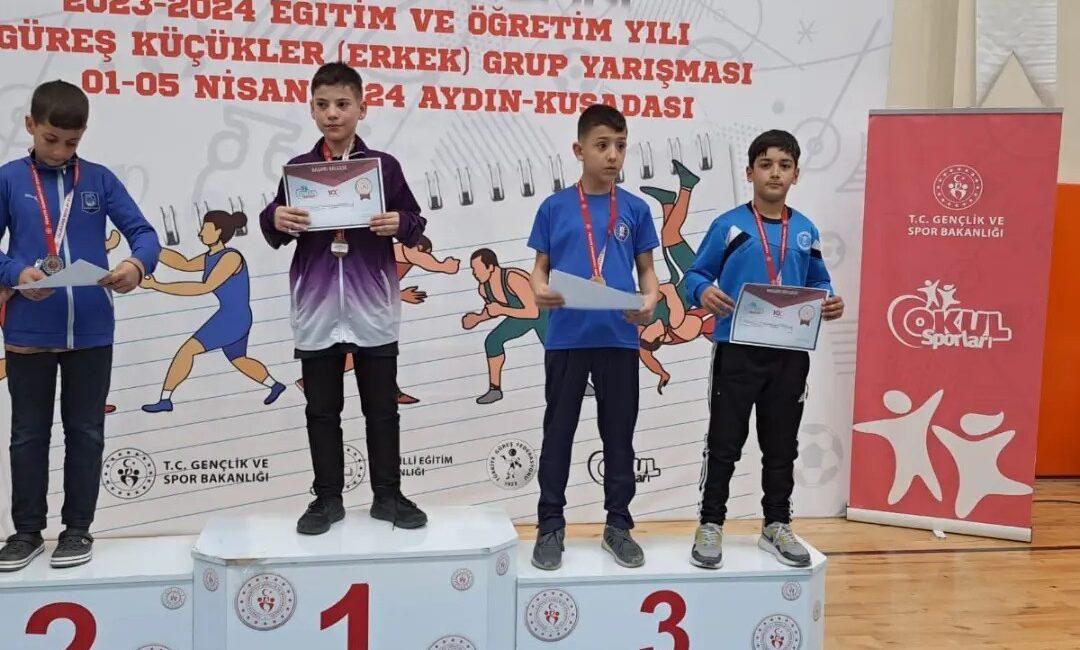  Sökeli işitme engelli şampiyon sporcular Önder ve Yadigar Talayhan’ın oğulları