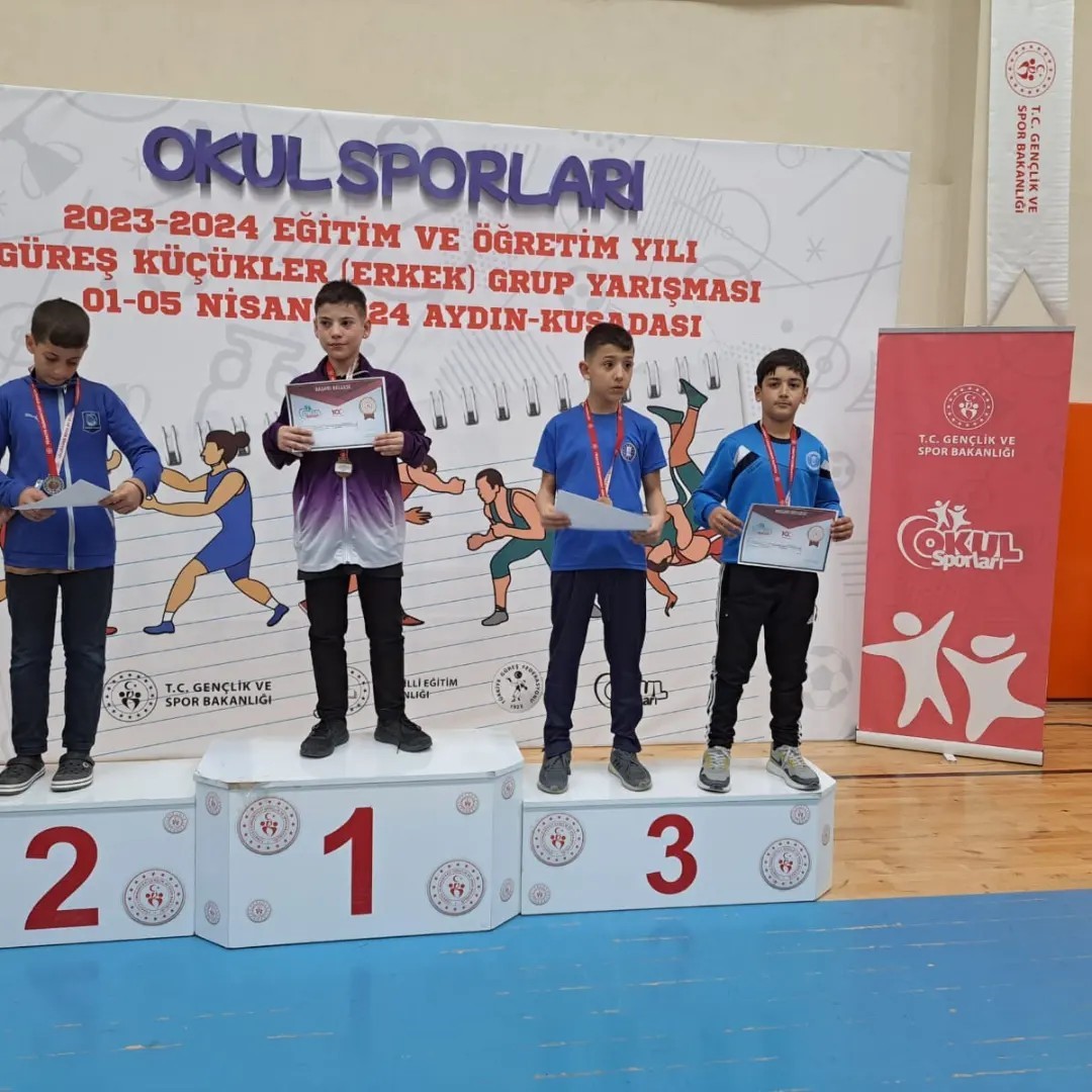  Sökeli işitme engelli şampiyon sporcular Önder ve Yadigar Talayhan’ın oğulları