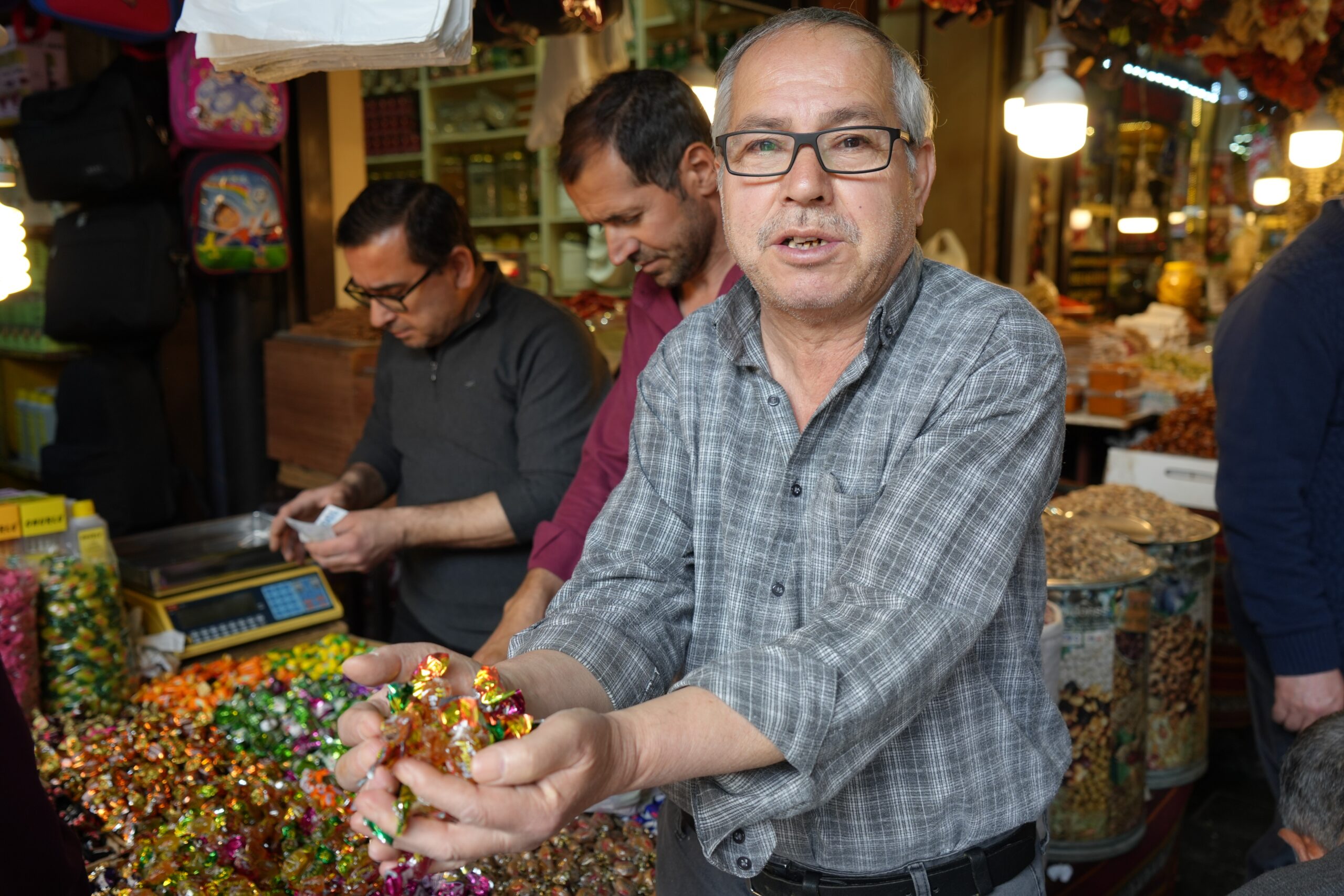 Gaziantep’te Ramazan Bayramı’nın yaklaşmasıyla birlikte bayramların vazgeçilmezi olan şeker, lokum