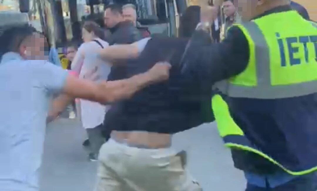 Maltepe’de İETT şoförü ile yolcu arasına kavga çıktı. Şoförün yolcuya