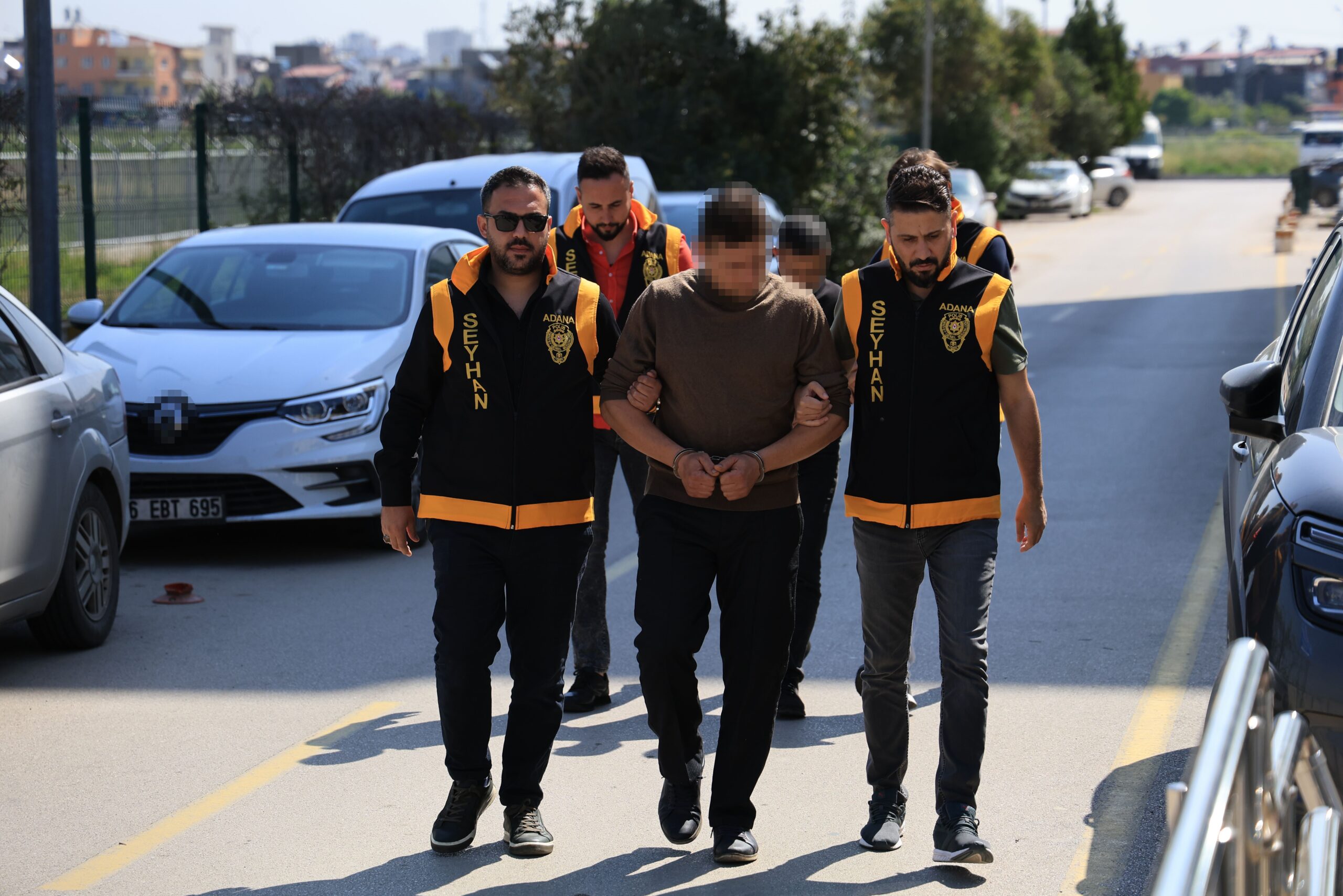 Adana’da annesiyle bayram gezmesinden dönerken 4 yaşındaki kız çocuğu Rottweiler
