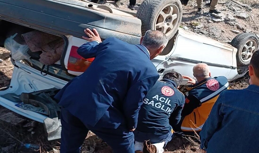 Hakkari’nin Yüksekova ilçesinde kontrolden çıkan otomobilin devrilmesi sonucu 9 kişi