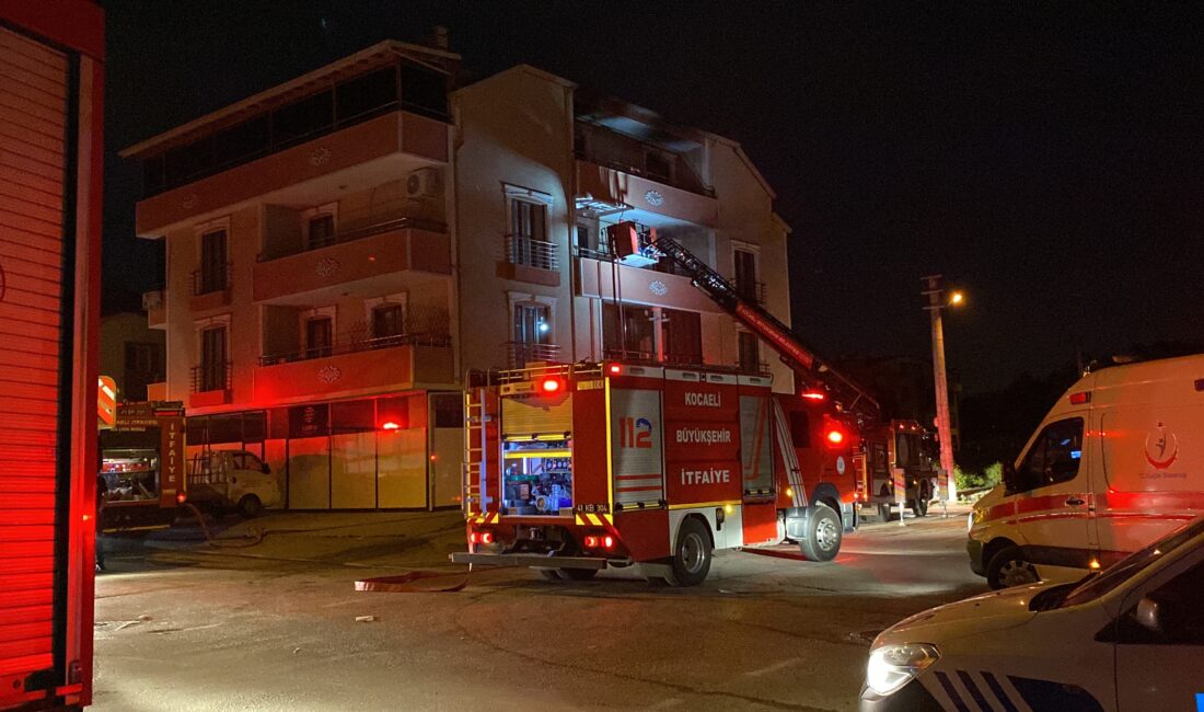Kocaeli’nin Kartepe ilçesinde prizde olan şarjlı süpürgenin patlaması neticesinde evi