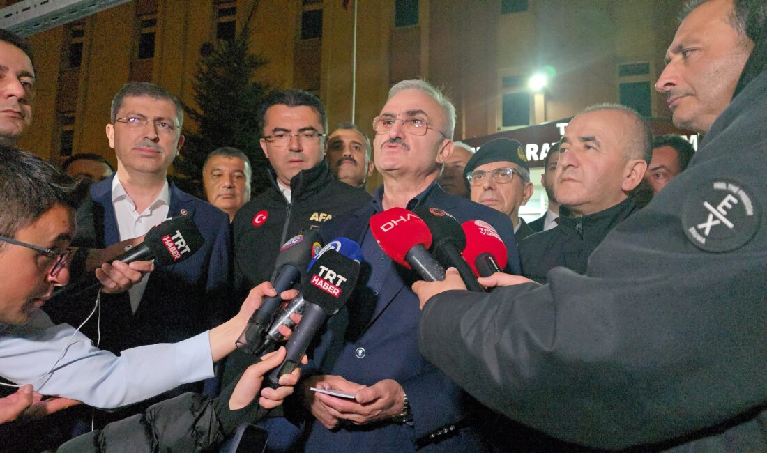 İçişleri Bakan Yardımcısı Münir Karaoğlu depremin merkez üssü Tokat’ın Sulusaray