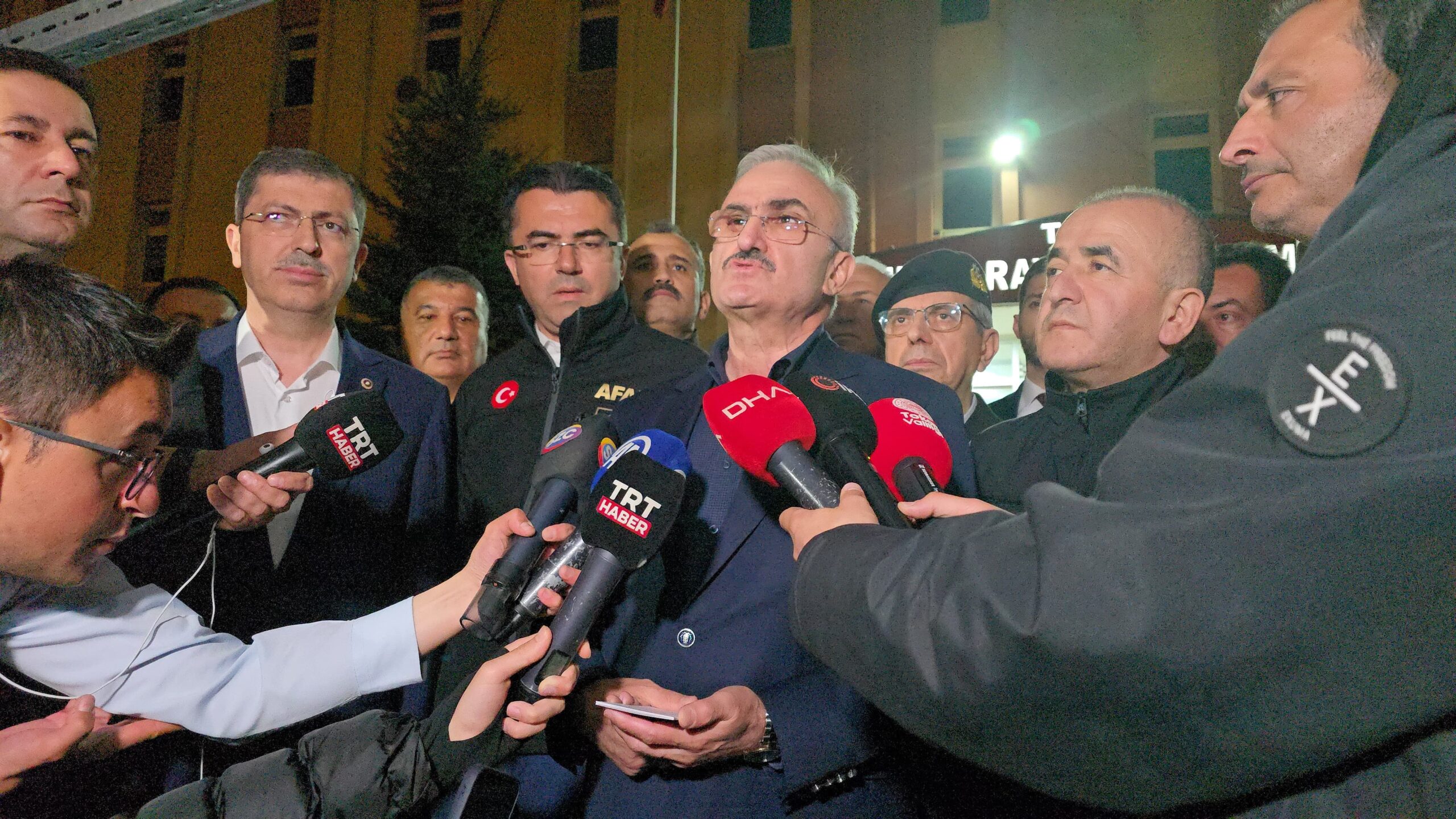 İçişleri Bakan Yardımcısı Münir Karaoğlu depremin merkez üssü Tokat’ın Sulusaray