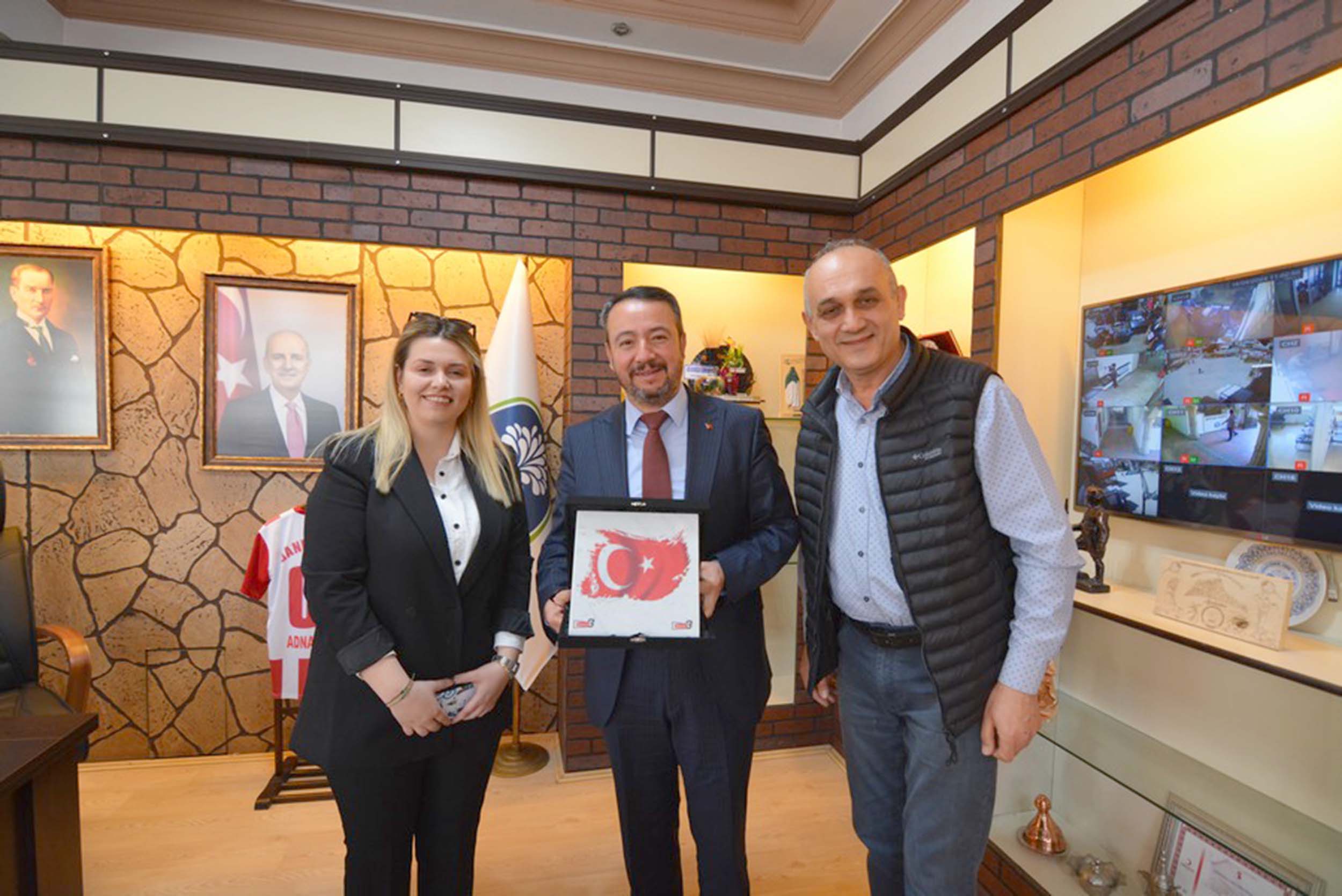 Sandıklı Belediye Başkanı Adnan Öztaş’a vatandaşların hayırlı olsun ziyaretleri kapsamında,